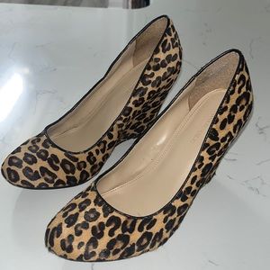 COPY - BANANA REPUBLIC Leopard Calf Hair Leather Wedge Heel Pumps